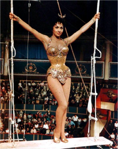 Gina Lollobrigida playing trapeze artist Lola
